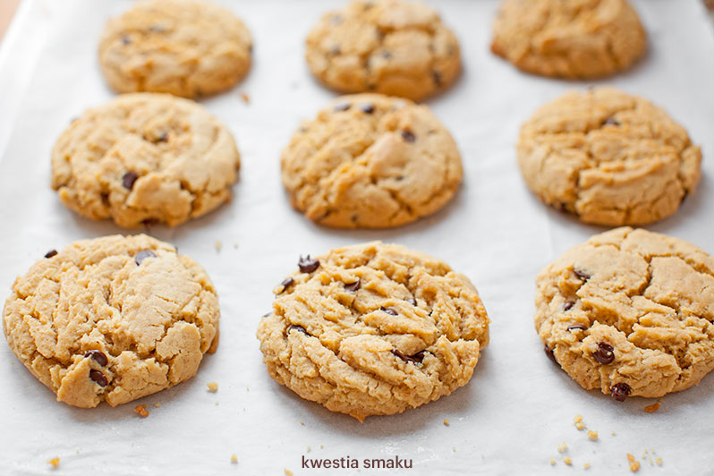 Ciasteczka z masłem orzechowym i kawałkami czekolady Kwestia Smaku