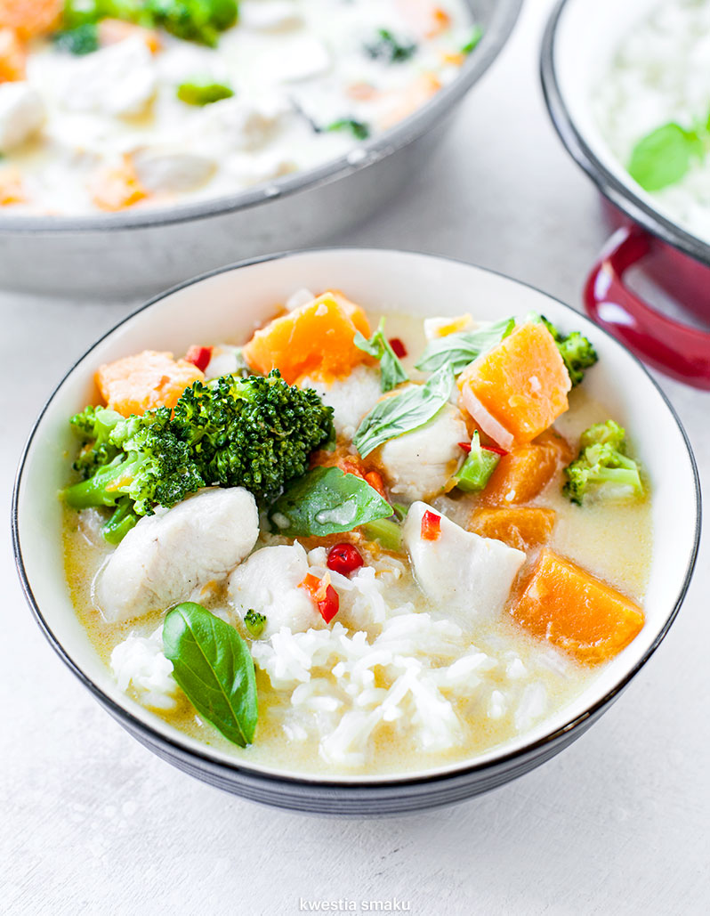 Curry z kurczakiem, dynią i brokułami