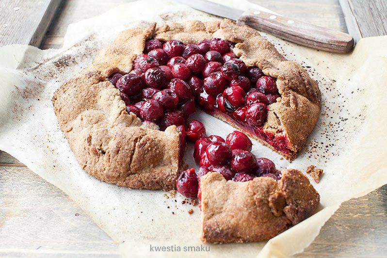 Tarta rustykalna z wiśniami