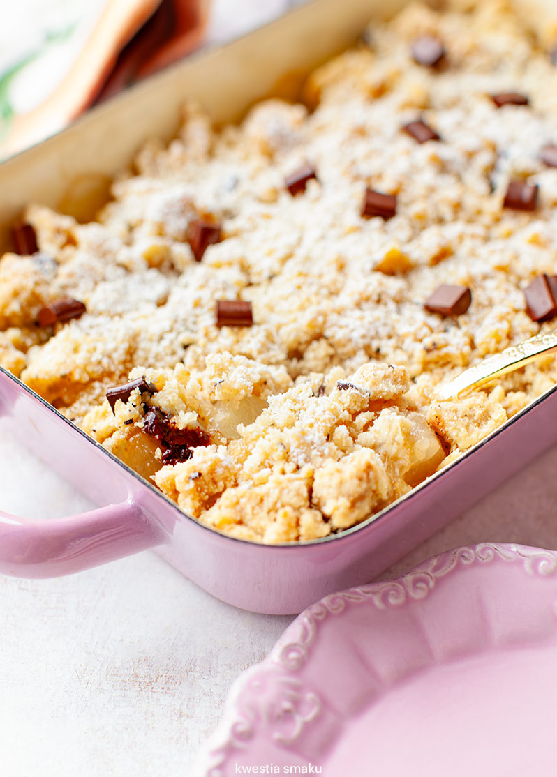 Gruszki pod kruszonką z czekoladą