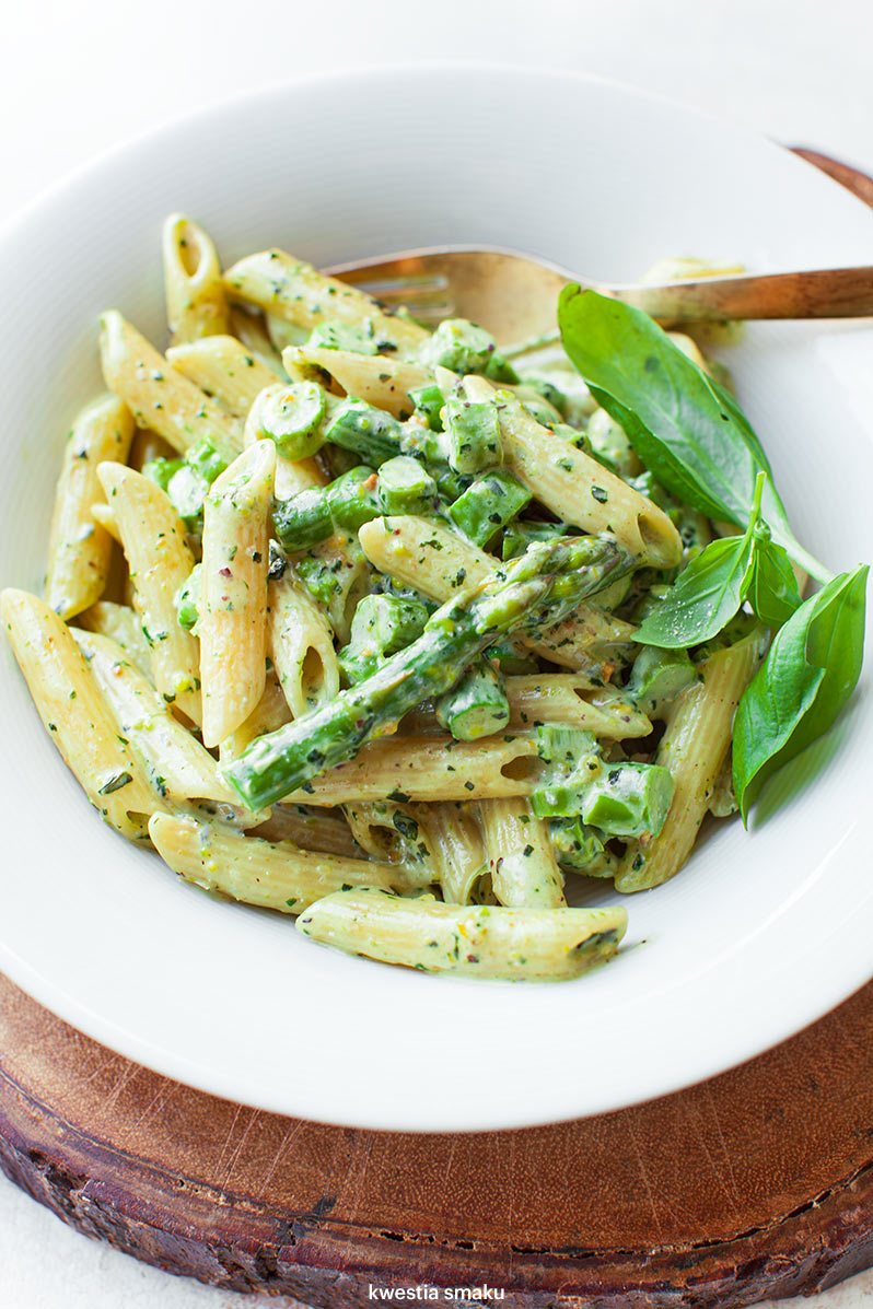 Makaron z pesto pistacjowym i szparagami