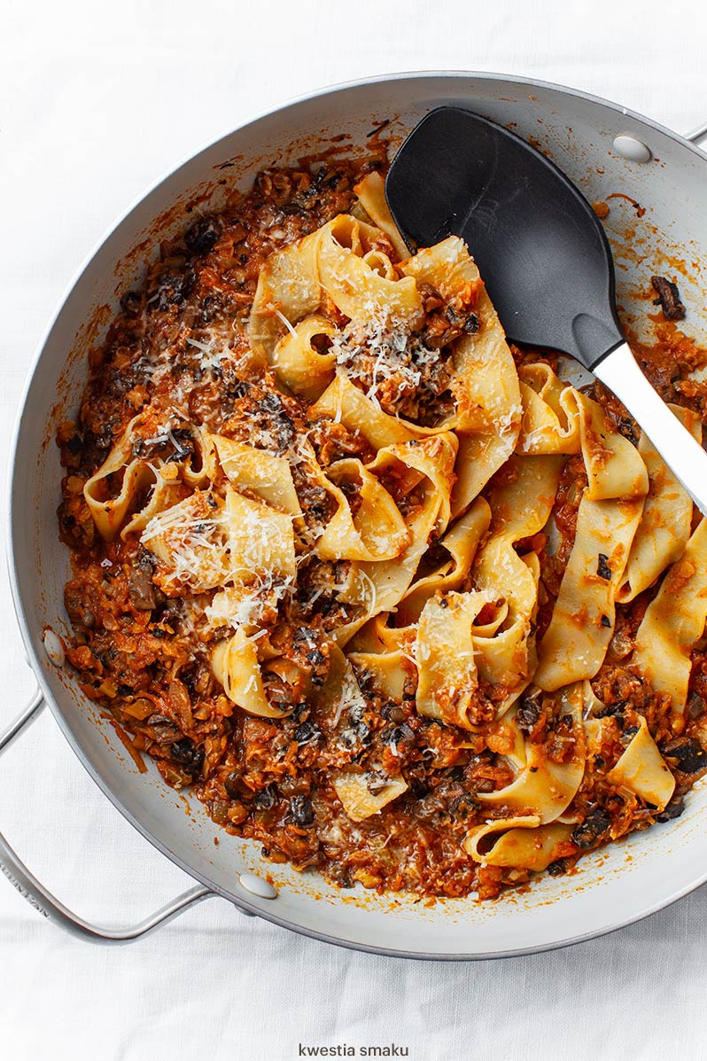 Makaron z warzywnym ragù