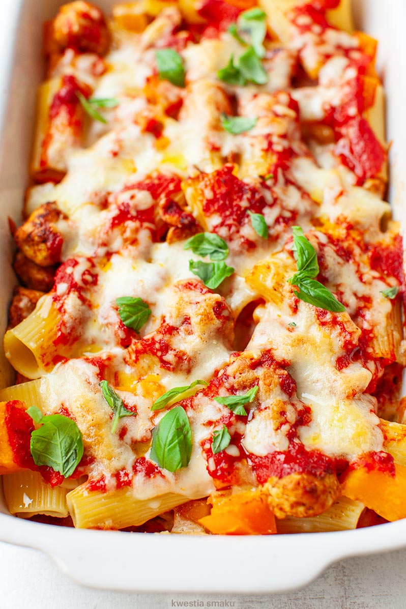 Makaron zapiekany z kurczakiem curry i dynią Makaron zapiekany z kurczakiem curry i dynią