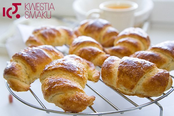 Przepis na ciasto francuskie. Francuskie rogaliki drożdżowe. Przepis i zdjęcia na croissant