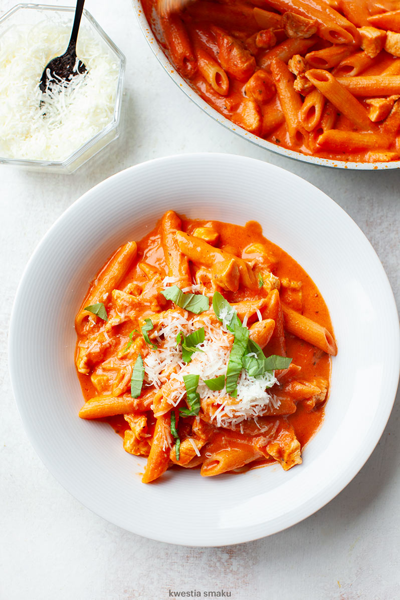 Penne alla vodka z kurczakiem