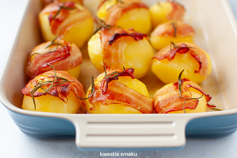 Pieczone ziemniaki w boczku