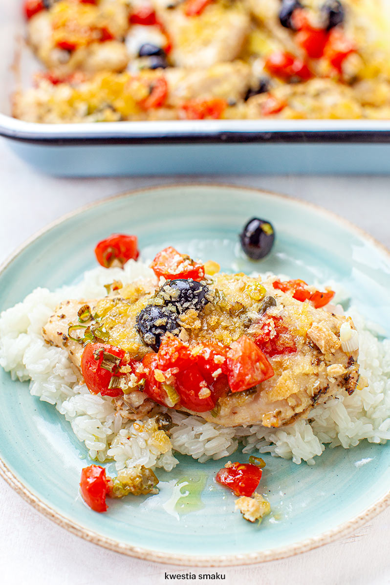 Pieczony filet kurczaka z chrupiącą posypką panko