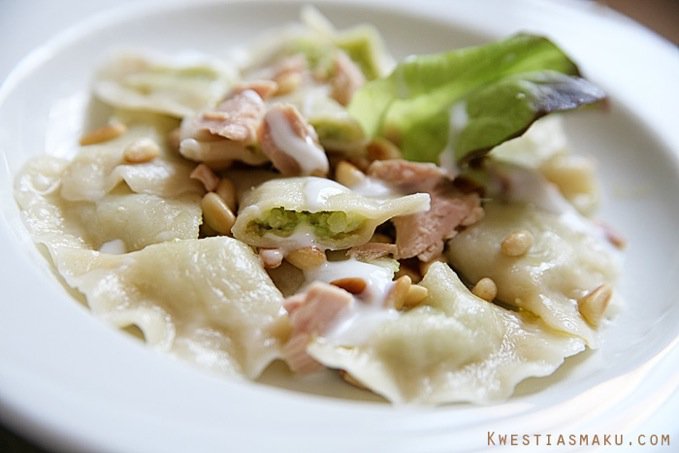 Pierogi z awokado i twarogiem