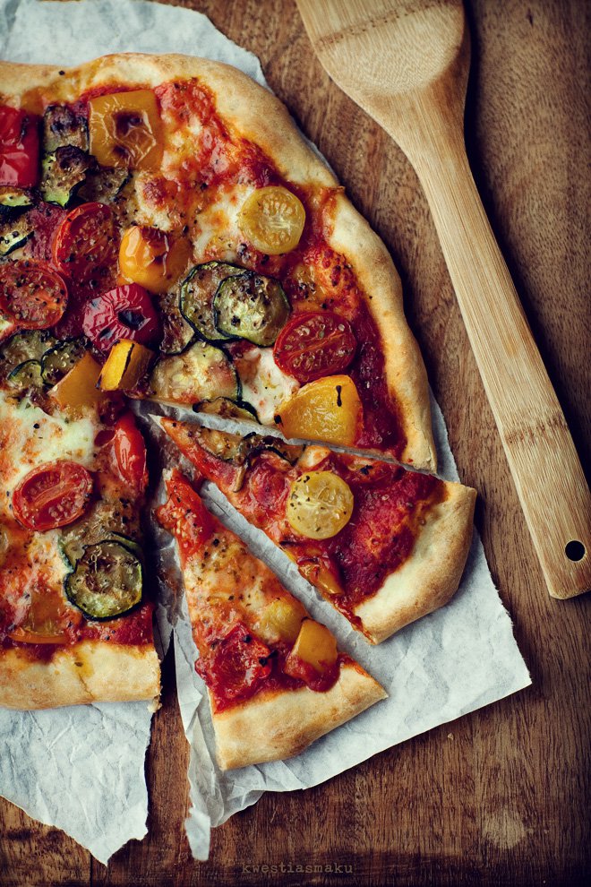 Pizza wegetariańska z grillowanymi warzywami