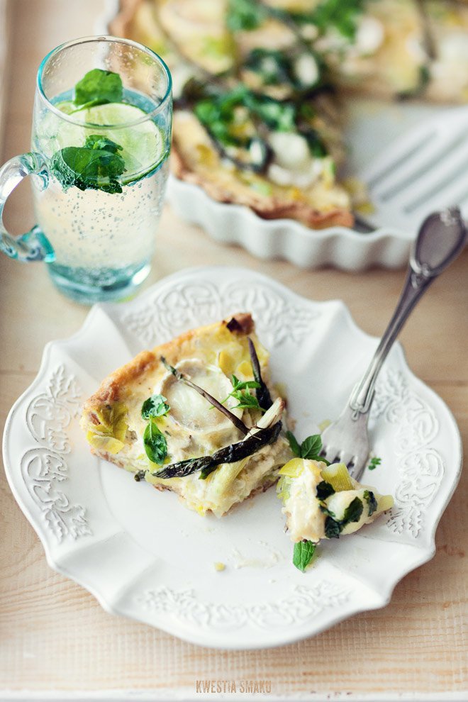 Quiche z porami, kozim serem i miętą