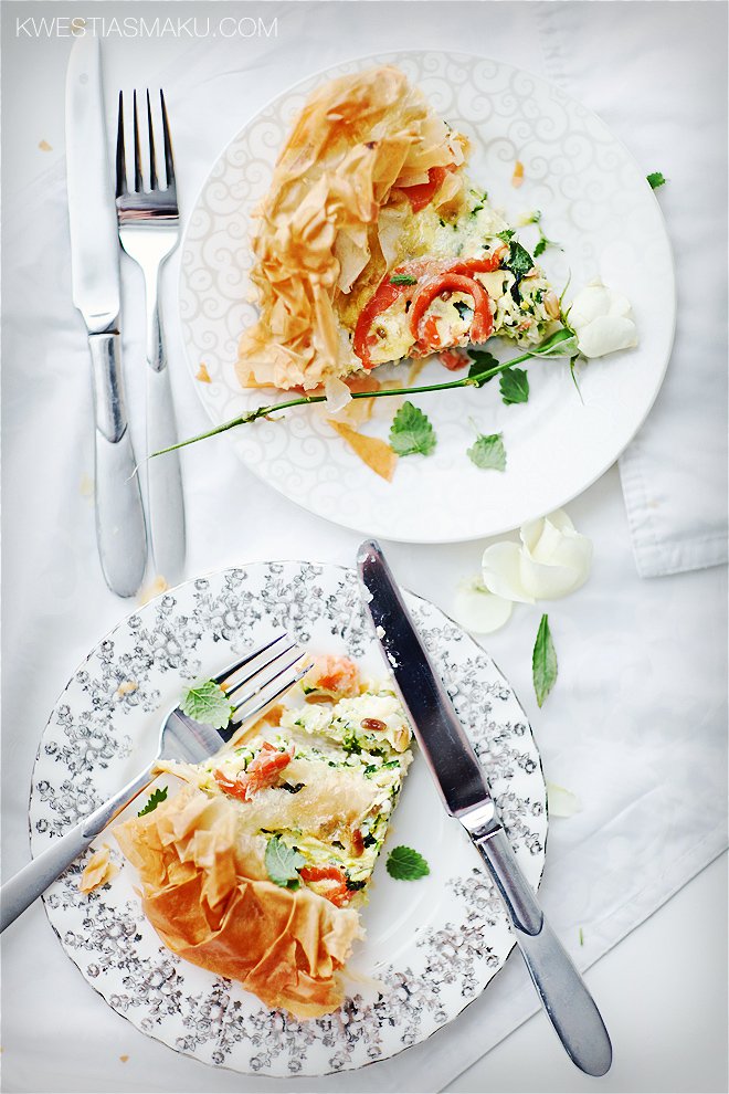 Quiche z ciasta filo z cukinią