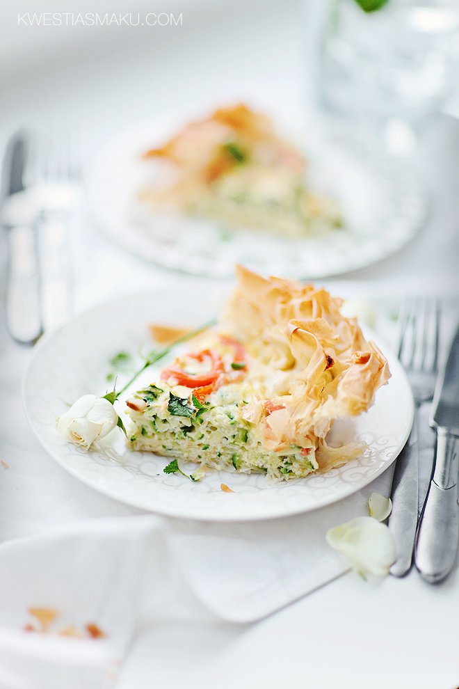 Quiche z ciasta filo z cukinią