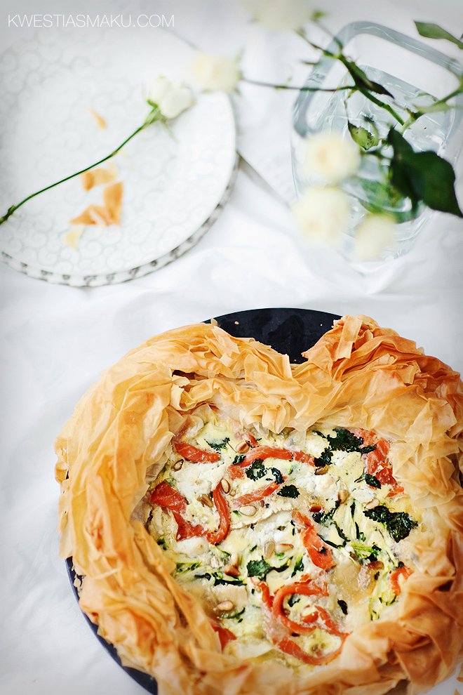 Quiche z ciasta filo z cukinią