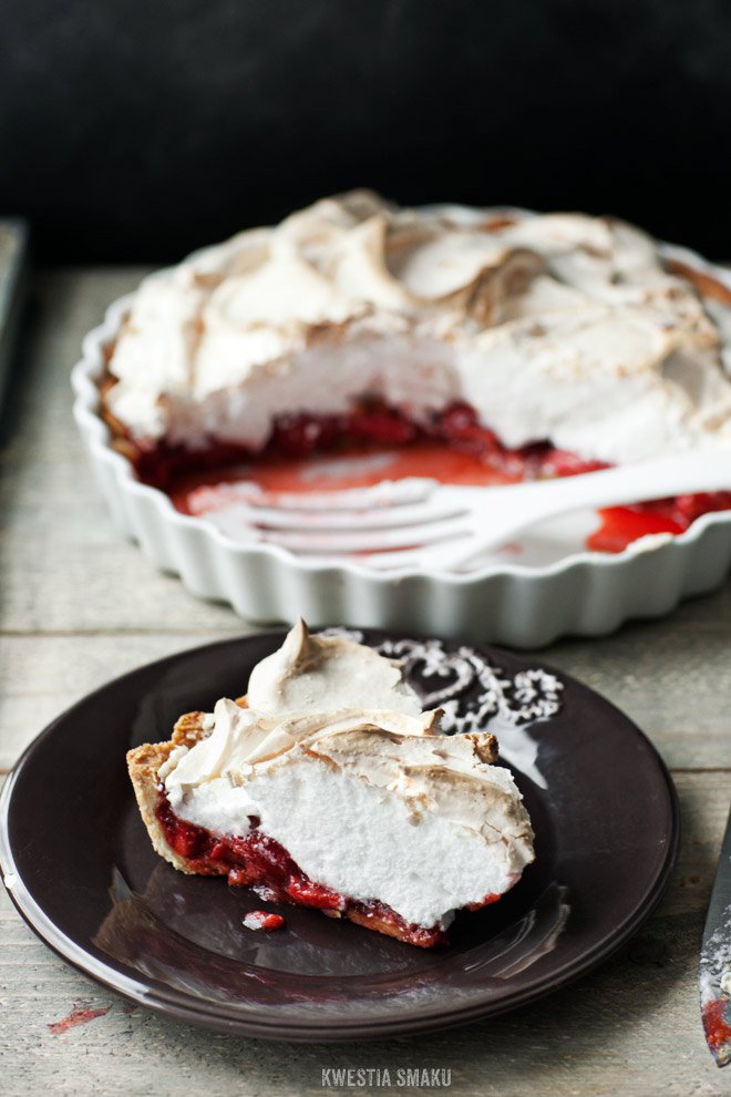 Tarta truskawkowa z bezą