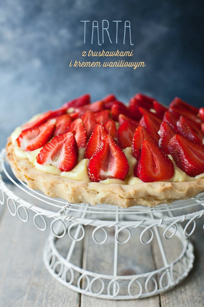 Tarta z truskawkami i kremem waniliowym