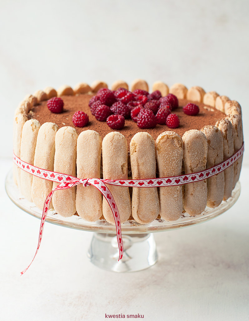 Tort Tiramisu z malinami