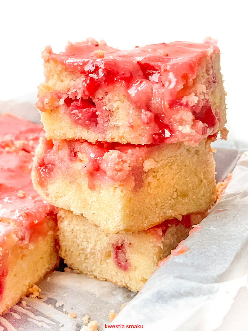 Truskawkowe Blondies