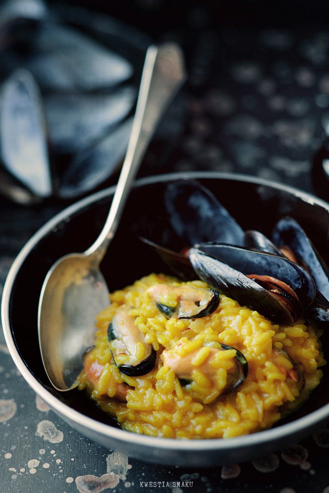 Risotto szafranowe z małżami Kwestia Smaku