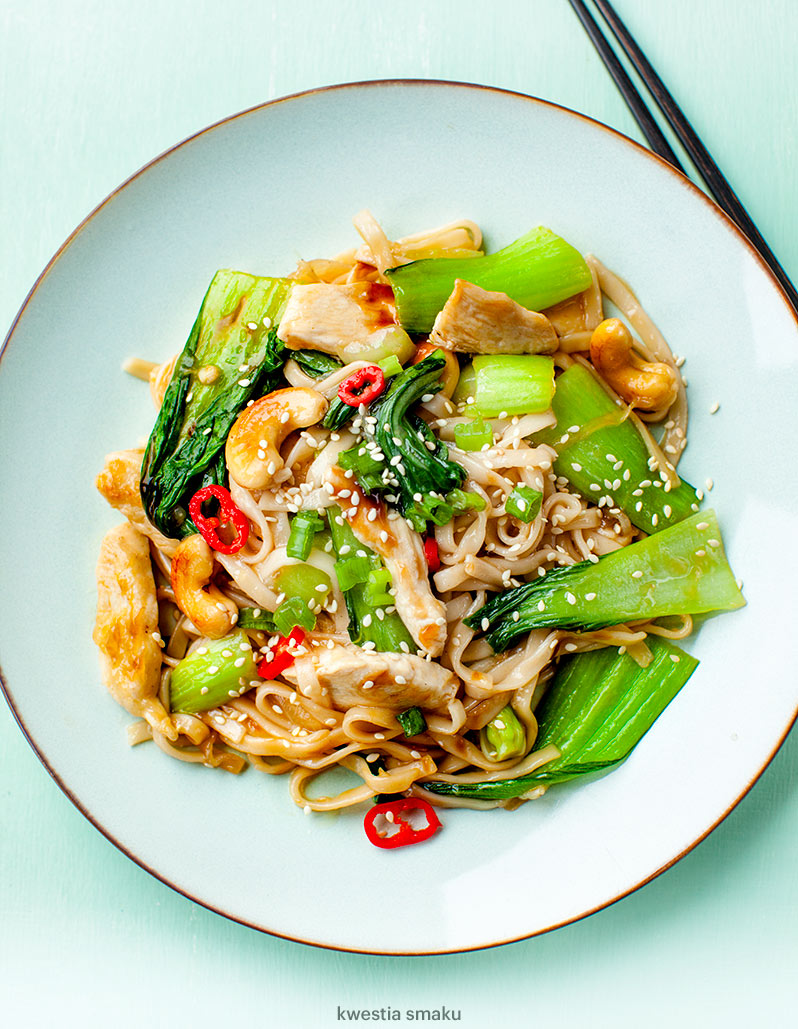 Makaron Chow Mein Z Kurczakiem I Pak Choi Kwestia Smaku