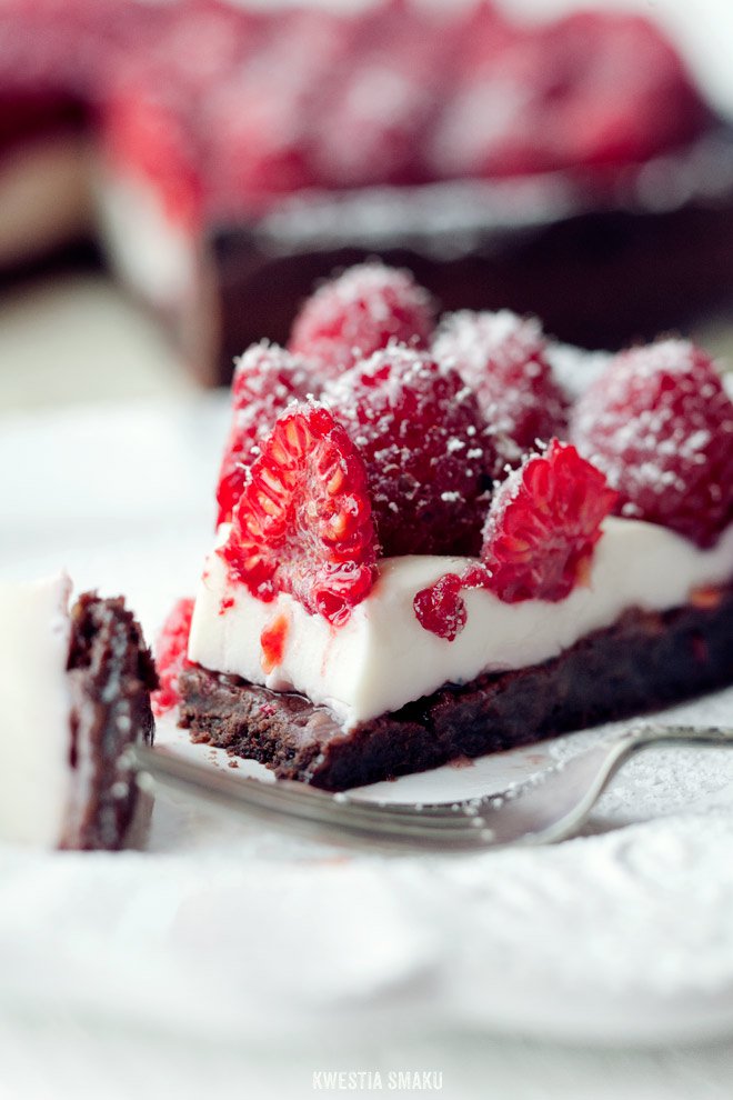 Tarta Z Biala Czekolada Kwestia Smaku Tarta czekoladowa z panna cottą i malinami | Kwestia Smaku