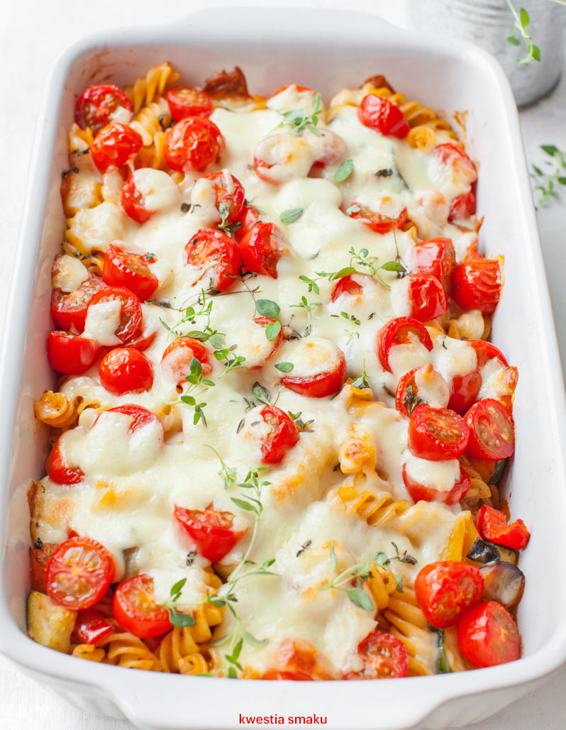 Zapiekanka makaronowa z warzywami i mozzarellą Kwestia Smaku