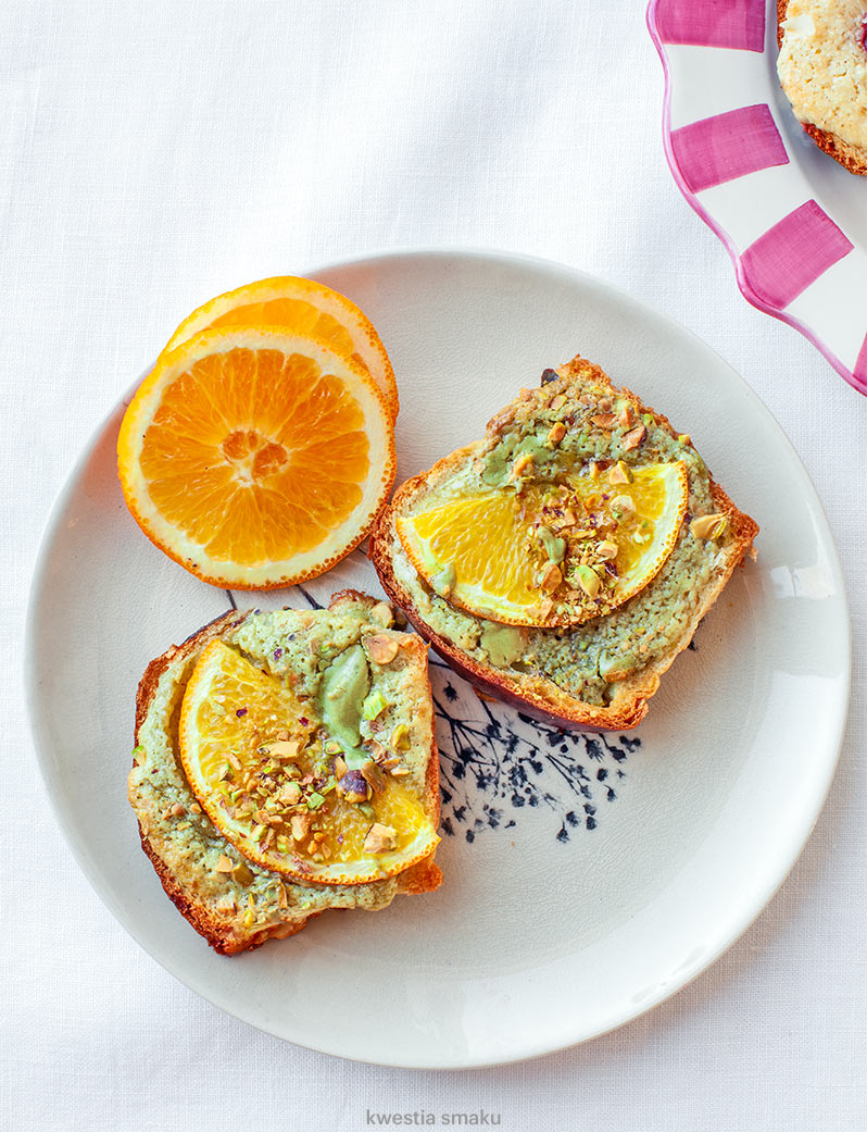 Bostock - pieczony tost brioszkowy z kremem