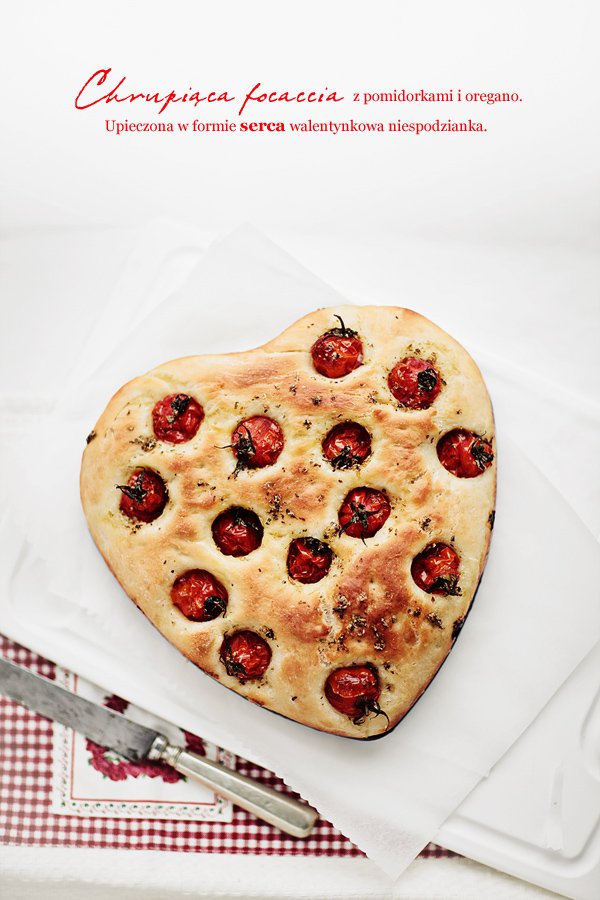 Focaccia z pomidorkami