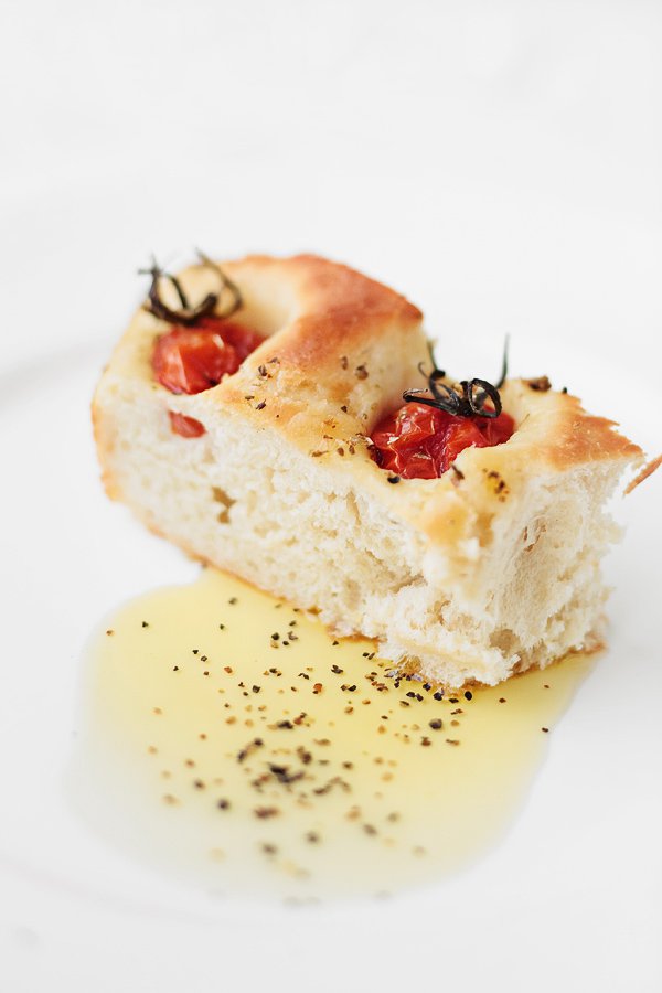 Focaccia z pomidorkami