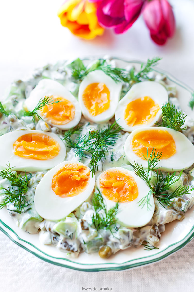 Jajka na wiosennej łące