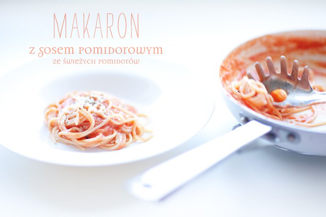 Makaron z sosem pomidorowym