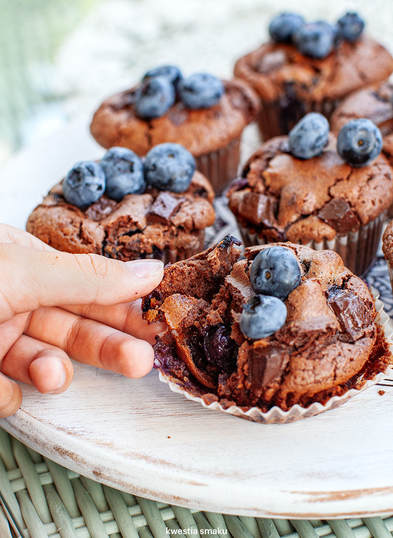 Muffiny czekoladowe z borówkami