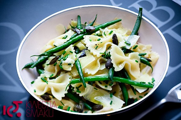  Farfalle z fasolką i serem brie