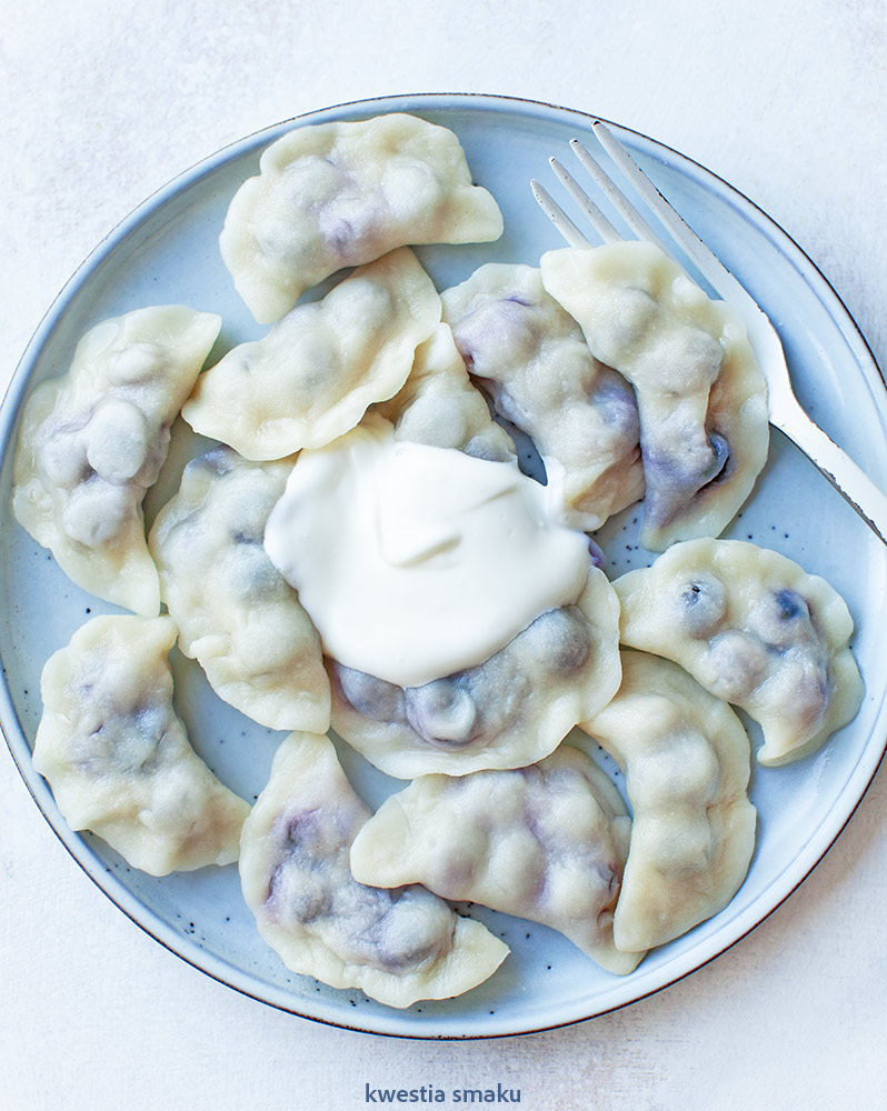 Pierogi z borówkami amerykańskimi