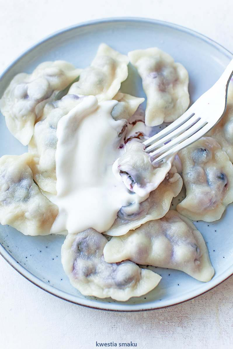 Pierogi z borówkami amerykańskimi