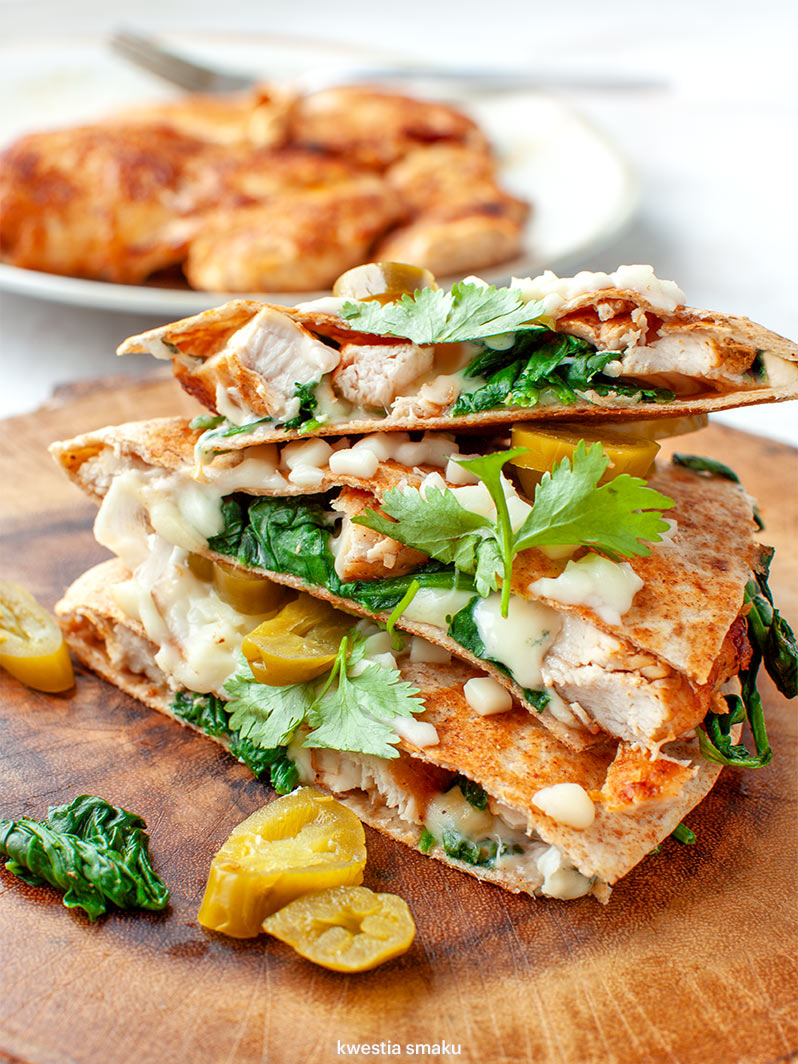 Quesadilla z kurczakiem, szpinakiem i serem
