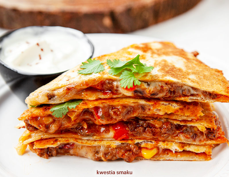 Quesadilla z chili con carne