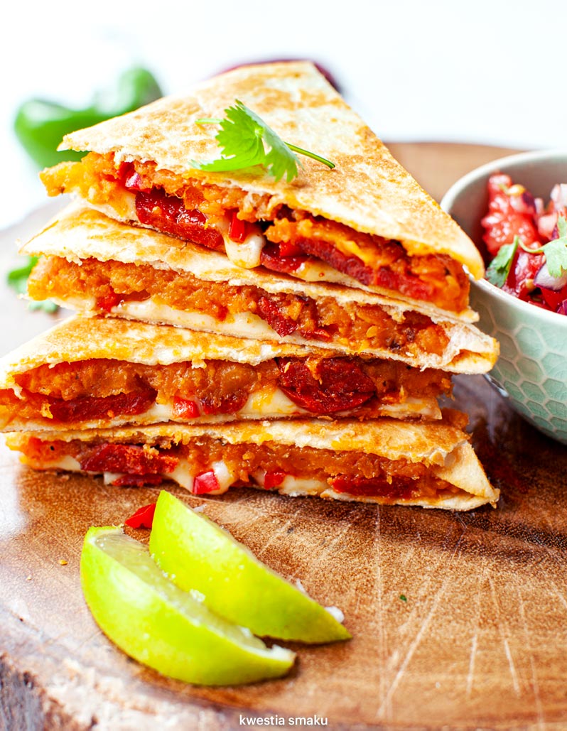 Quesadilla z batatami i chorizo