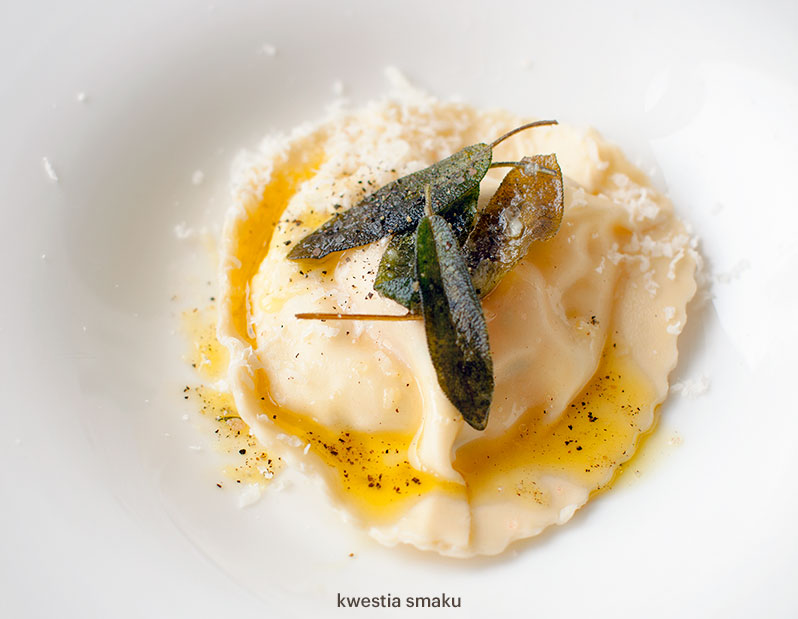 Raviolo con uovo