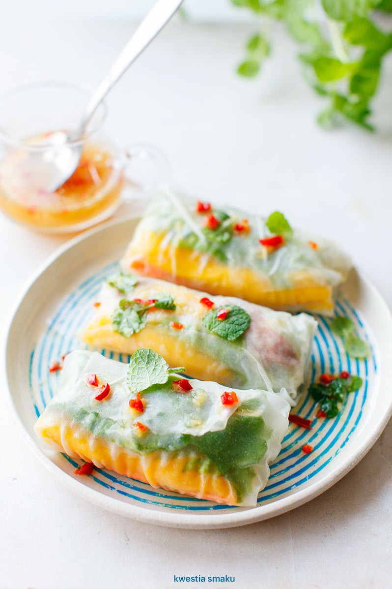 Spring rolls z kaczką i mango