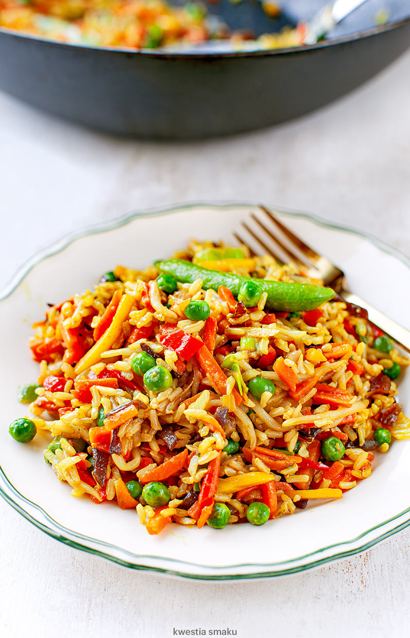 Stir-fry z warzywami i ryżem