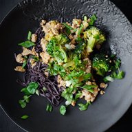 Makaron z indykiem i brokułami