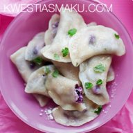 Pierogi z jagodami i białym serem. Ciekawy przepis na pierogi na słodko