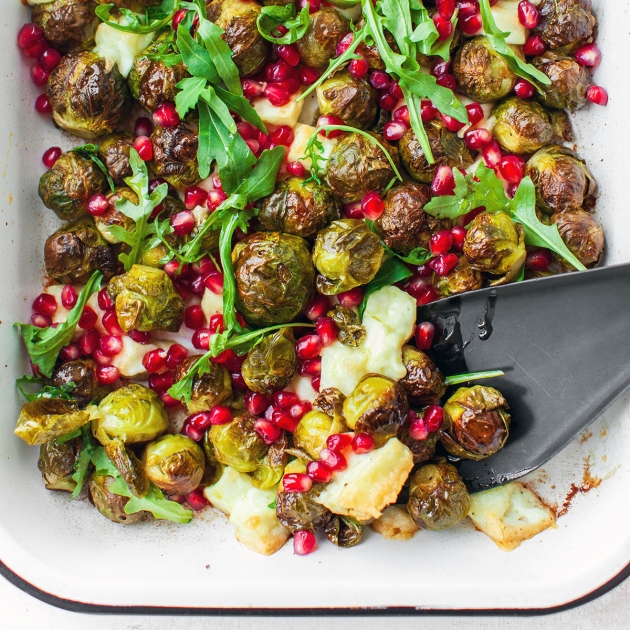 Brukselka zapiekana z serem halloumi