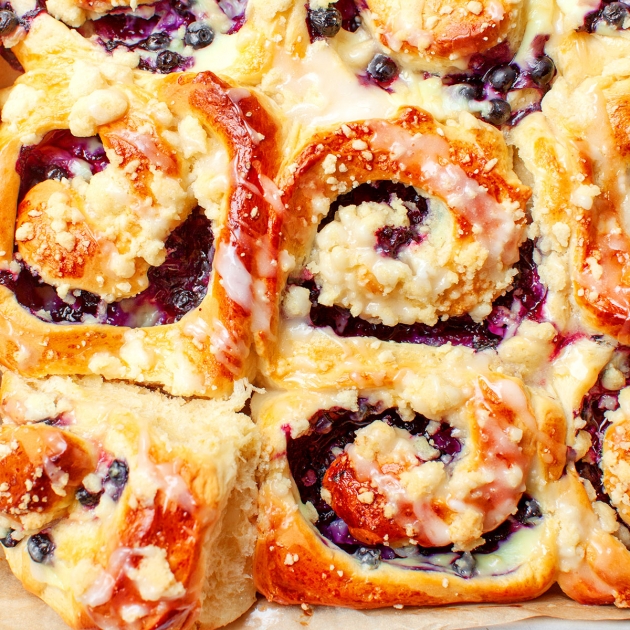 Bułeczki jagodowe z budyniem