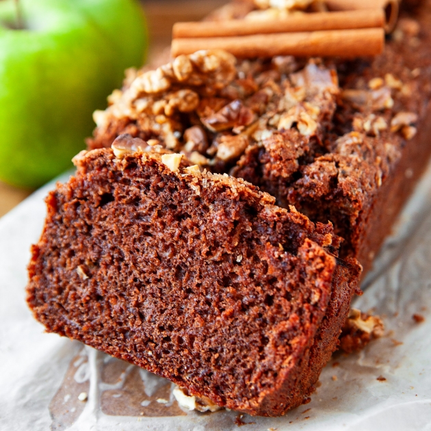 Ciasto piernikowe z jabłkami