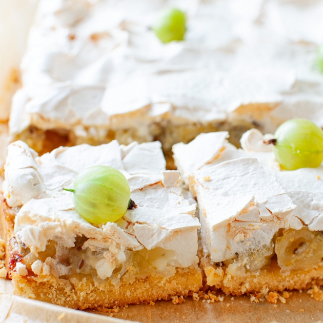 Ciasto z agrestem i bezą