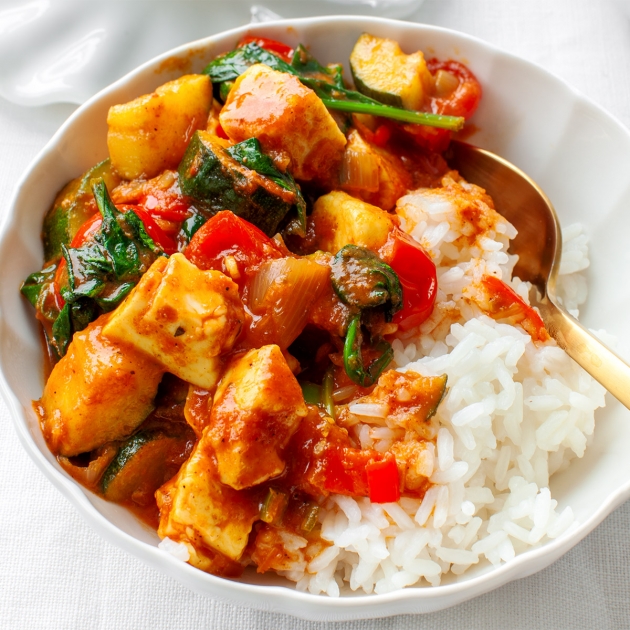 Curry z halloumi