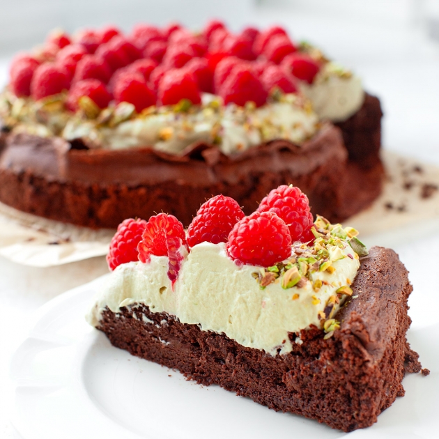 Czekoladowa chmura z kremem pistacjowym