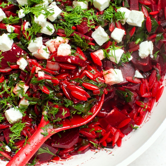 Makaron orzo z botwinką i fetą