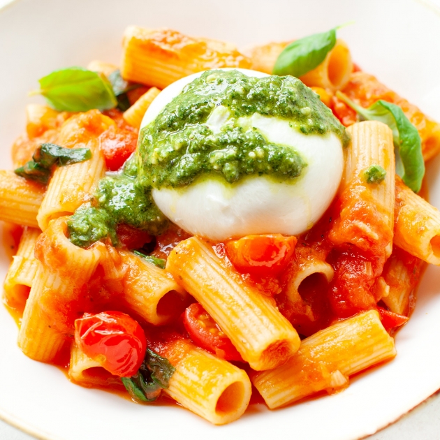 Makaron z burratą